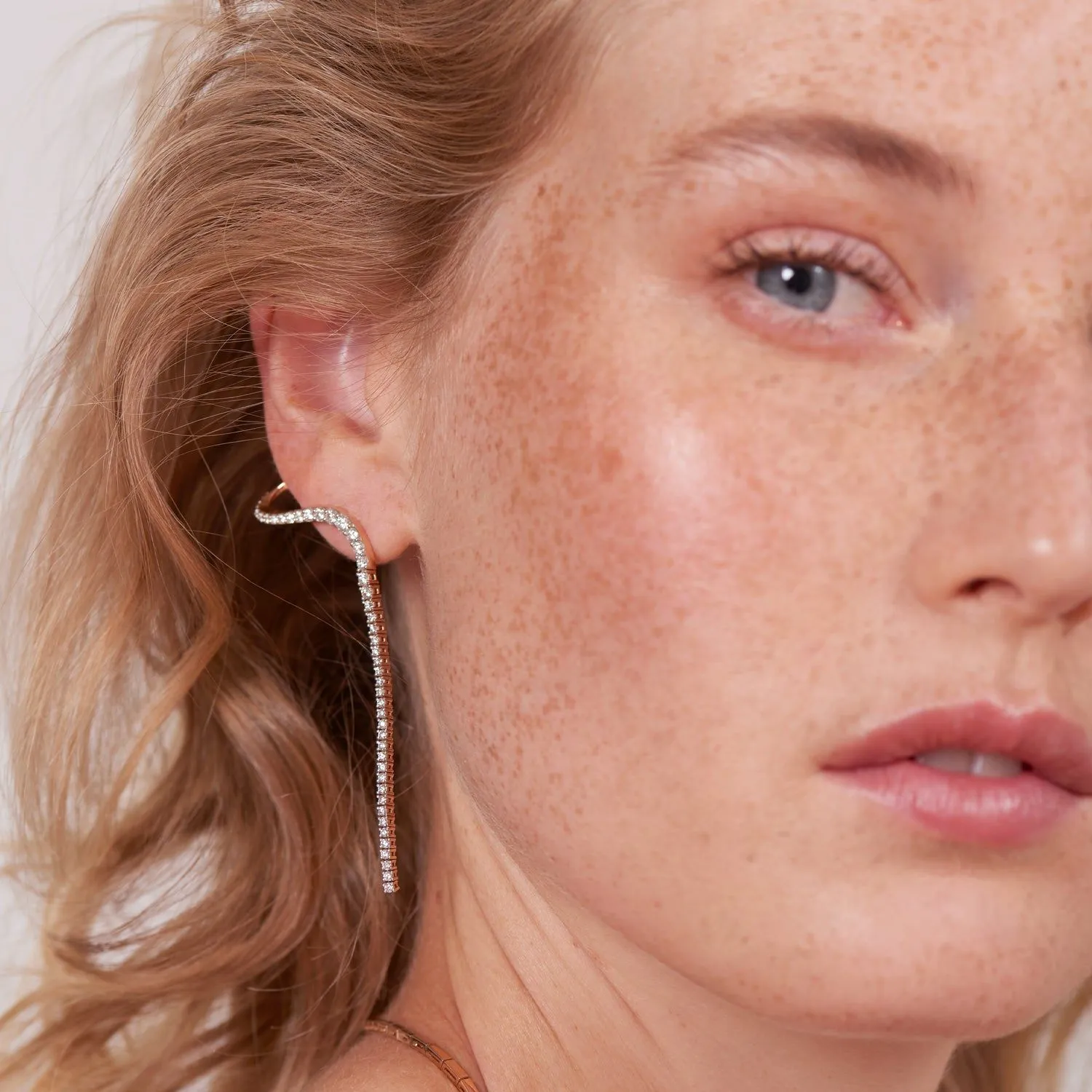 Aurora Hanging 18K Rosegold Earring w. Diamonds