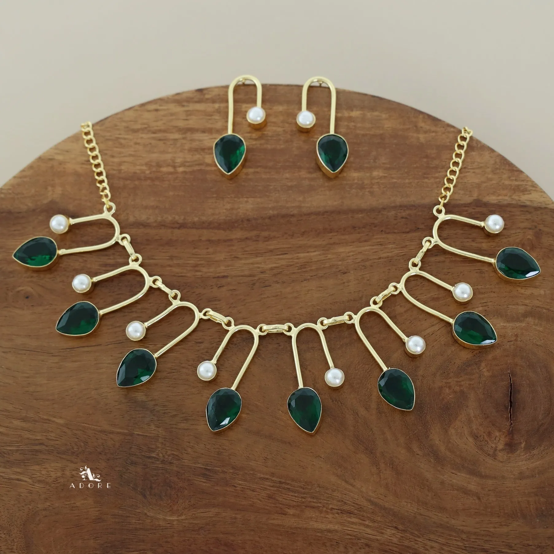 Delta Golden Glossy Drop Pearl Neckpiece With Earring